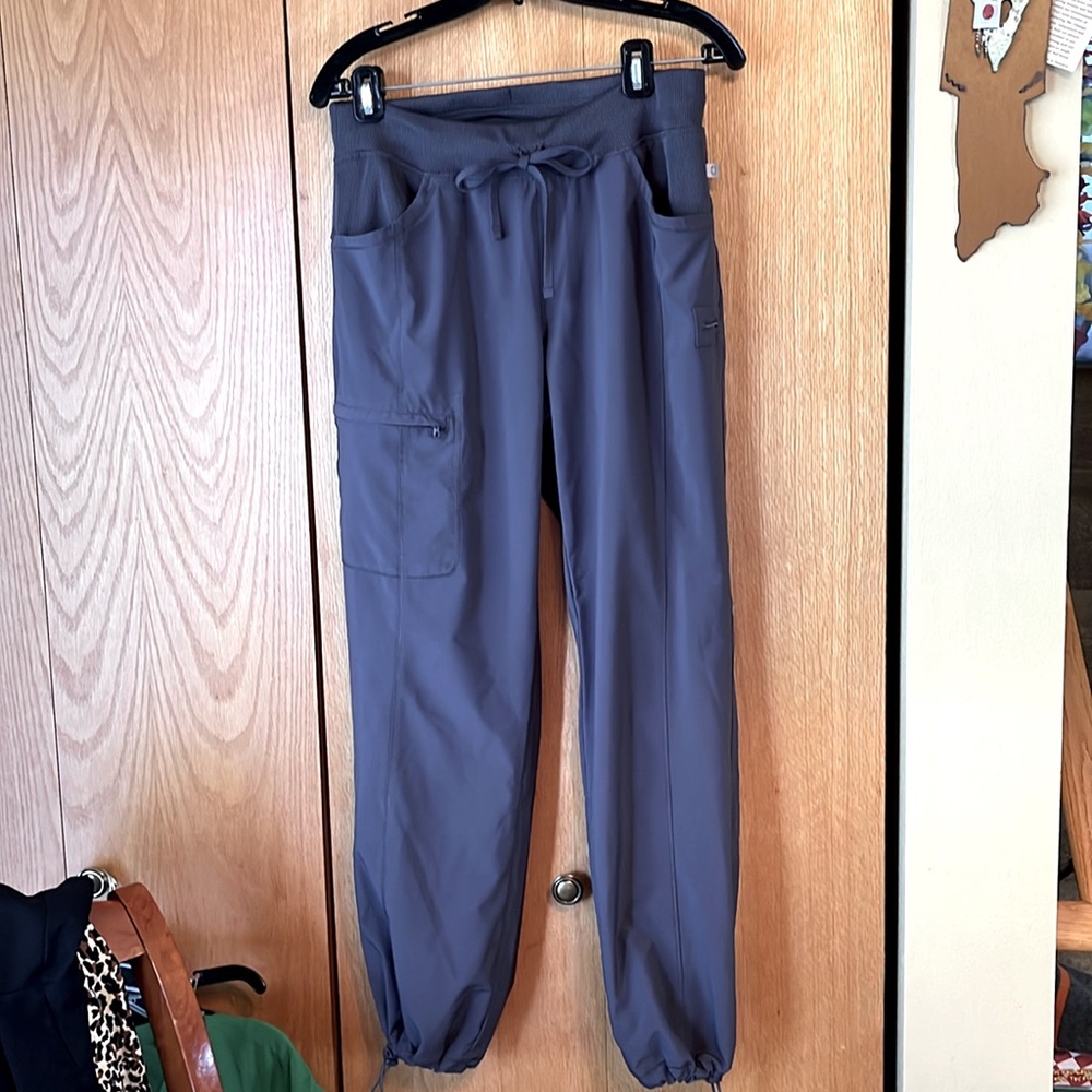 Cherokee Infinity M pull on nursing scrub pants drawstring waist ankles gray EUC